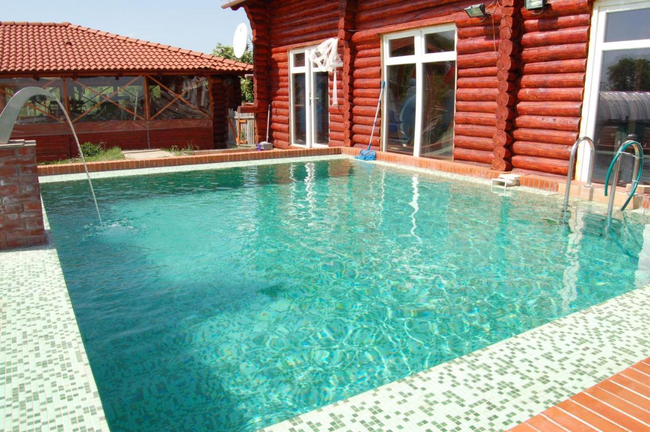 Roenk-Wellness Panzio Mezopeterd B&B 외부 사진
