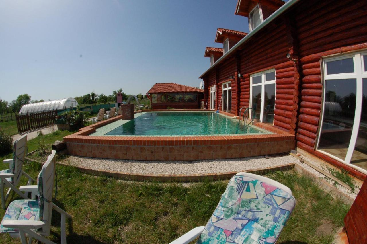 Roenk-Wellness Panzio Mezopeterd B&B 외부 사진