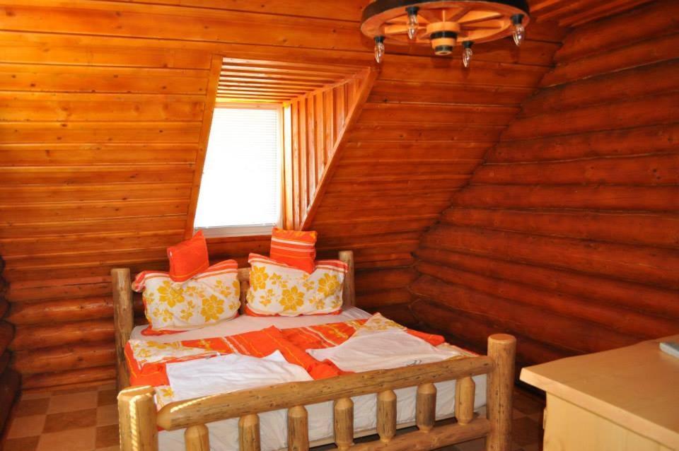 Roenk-Wellness Panzio Mezopeterd B&B 외부 사진