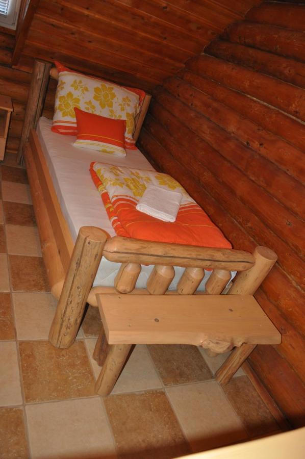 Roenk-Wellness Panzio Mezopeterd B&B 외부 사진