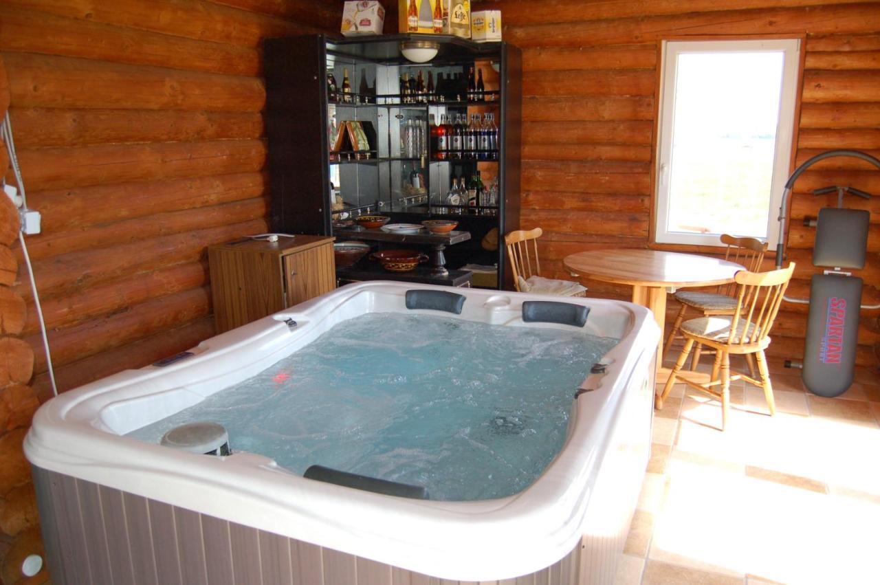 Roenk-Wellness Panzio Mezopeterd B&B 외부 사진